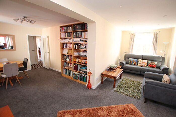 4 Bedroom Detached Bungalow For Sale In Osbourne Drive, Holton Le Clay, DN36