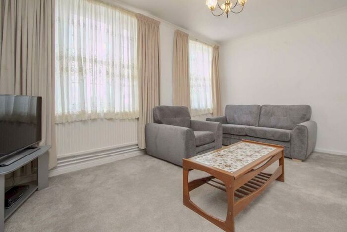 2 Bedroom Flat To Rent In Farringdon Road, London, EC1R