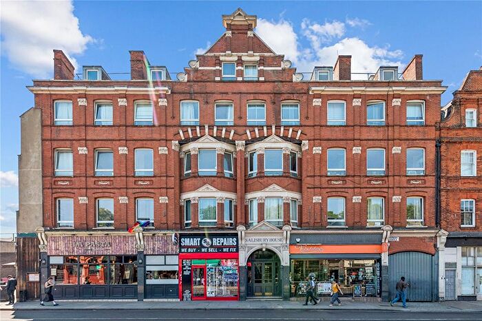 2 Bedroom Flat For Sale In Highbury Corner, London, N5
