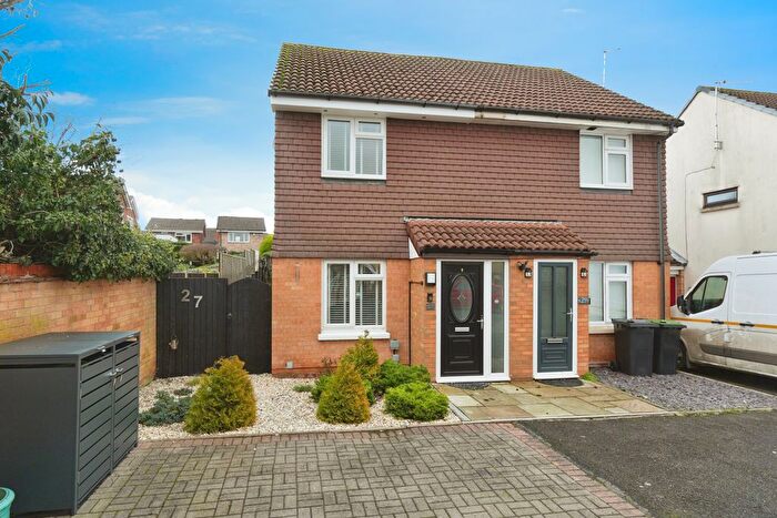 2 Bedroom Semi-Detached House For Sale In Mayfield Close, Bromsgrove, B61