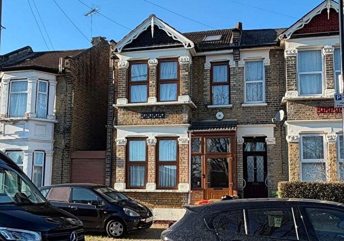 3 Bedroom Terraced House For Sale In Cecil Road, Plaistow, London, E13