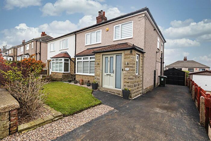 3 Bedroom Semi Detached House For Sale In Goldington Drive, Oakes, Huddersfield, HD3