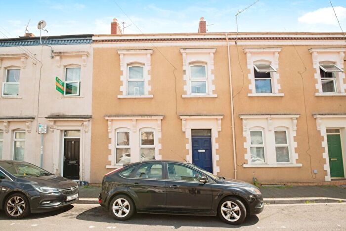 4 Bedroom Terraced House To Rent In South Luton Place, Adamsdown, Cardiff, CF24