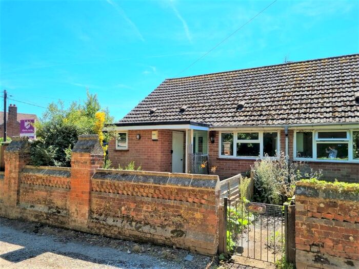 2 Bedroom Bungalow For Sale In St. Peters Close, Brimpton, Reading, Berkshire, RG7