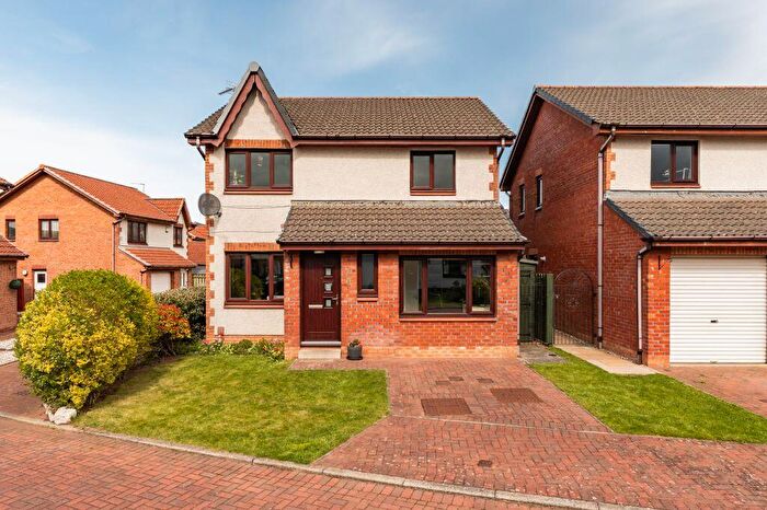 3 Bedroom Detached Villa For Sale In Guardwell Crescent, Edinburgh, EH17