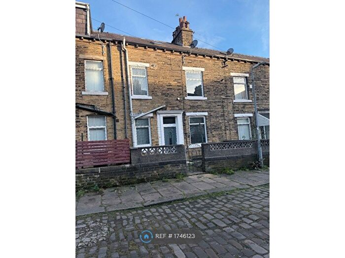 2 Bedroom Terraced House To Rent In Dunkirk Terrace, Halifax, HX1