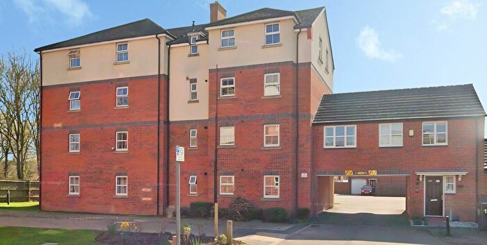 2 Bedroom Flat For Sale In Beagle Close, Leicester, Leicestershire, LE4