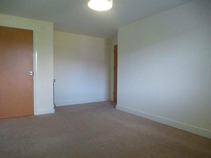 2 Bedroom Apartment To Rent In Commonwealth Drive, Crawley, RH10