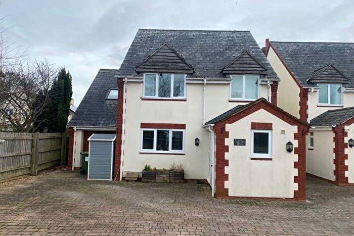 5 Bedroom Property To Rent In Martens Road, Swindon, SN6