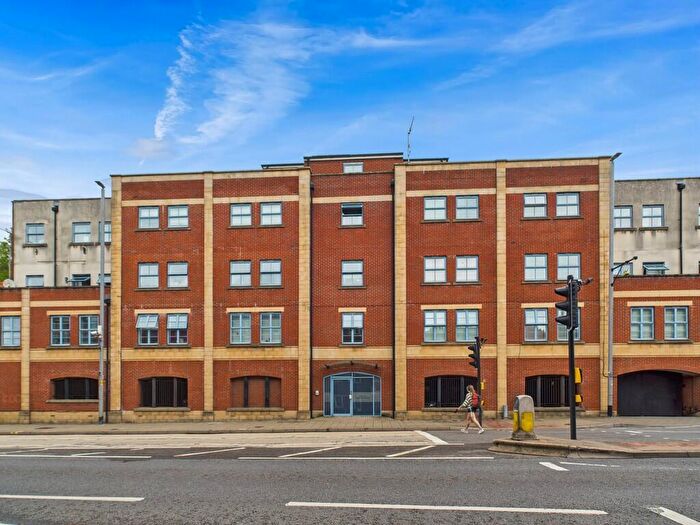 2 Bedroom Apartment To Rent In Harbour House, Hotwells Road, BS8