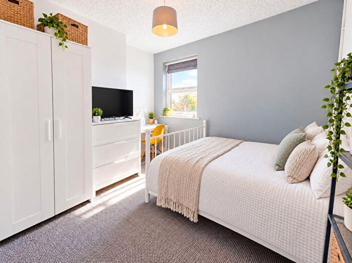 4 Bedroom Terraced House To Rent In Park Road, Nottingham, NG7