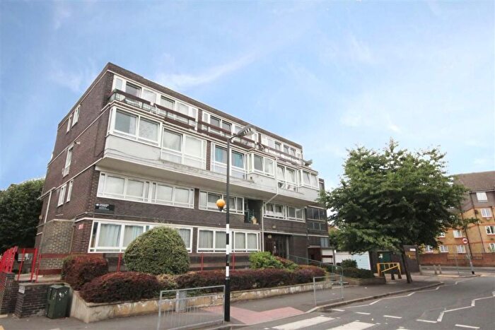 4 Bedroom Flat To Rent In Rolls Road, London, SE1