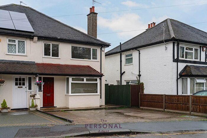 3 Bedroom Semi-Detached House To Rent In Horsley Close, Epsom, KT19