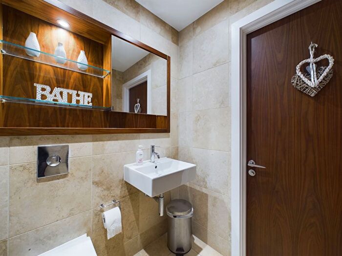 1 Bedroom Flat To Rent In William Jessop Way, City Centre, Liverpool, L3