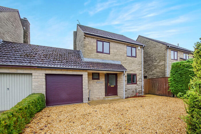 4 Bedroom Link Detached House To Rent In Hibbs Close, Marshfield, Chippenham, Wiltshire, SN14