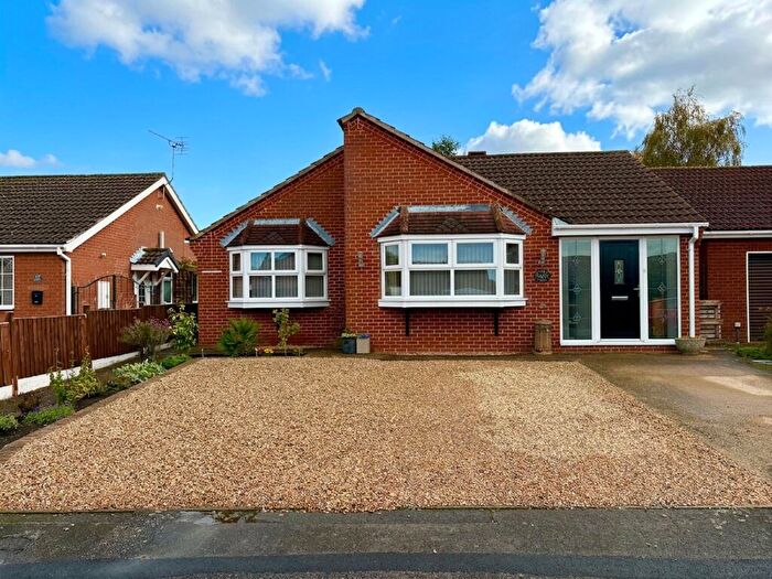 2 Bedroom Detached Bungalow For Sale In Westland Road, Westwoodside, DN9