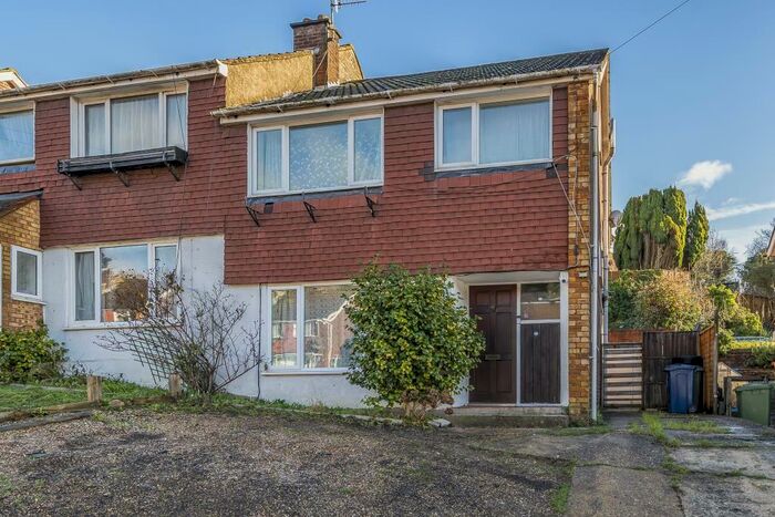 4 Bedroom Semi-Detached House To Rent In High Wycombe, Buckinghamshire, HP13