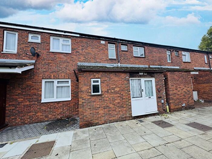3 Bedroom Terraced House For Sale In Hollowfield Walk, Northolt, UB5