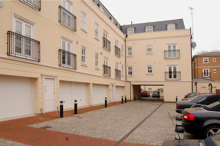 5 Bedroom House To Rent In North Point Square, Lock Mews, Camden, NW1