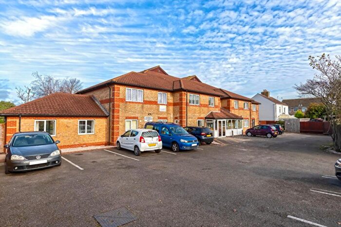 1 Bedroom Property For Sale In Freshbrook Road, Lancing, BN15
