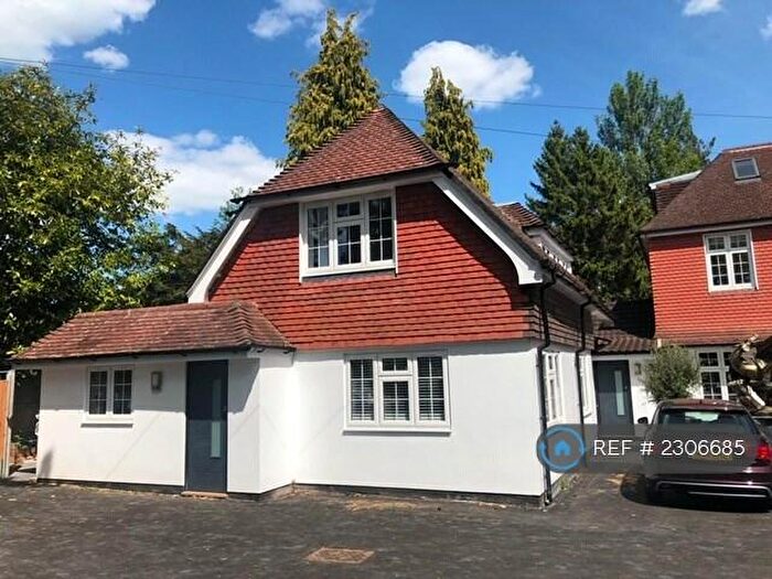 2 Bedroom Flat To Rent In Southdown Road, Shawford, Winchester, SO21