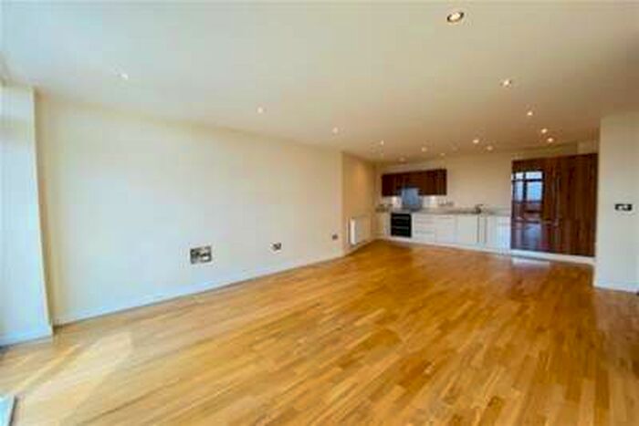 1 Bedroom Flat To Rent In Powell House, Enfield, EN1