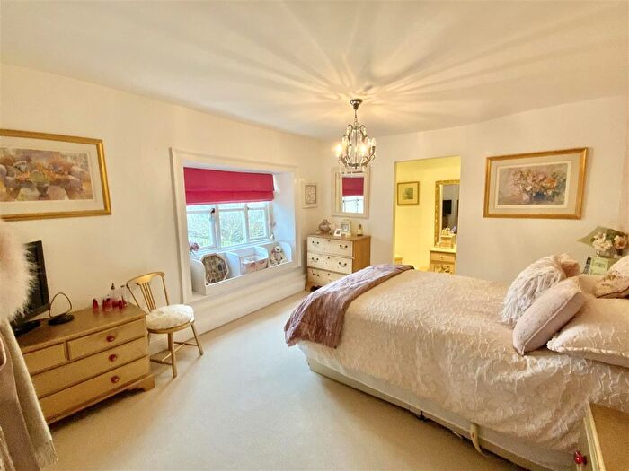 4 Bedroom Detached House For Sale In Long Street Road, Hanslope, Milton Keynes, MK19