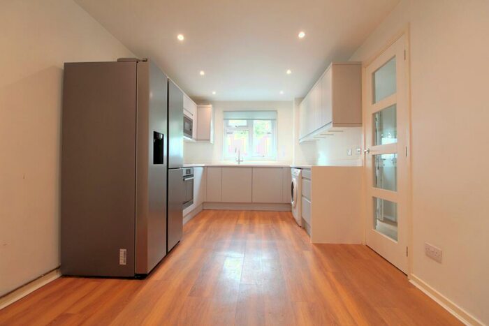 3 Bedroom Terraced House To Rent In Wimborne Close, Worcester Park, KT4