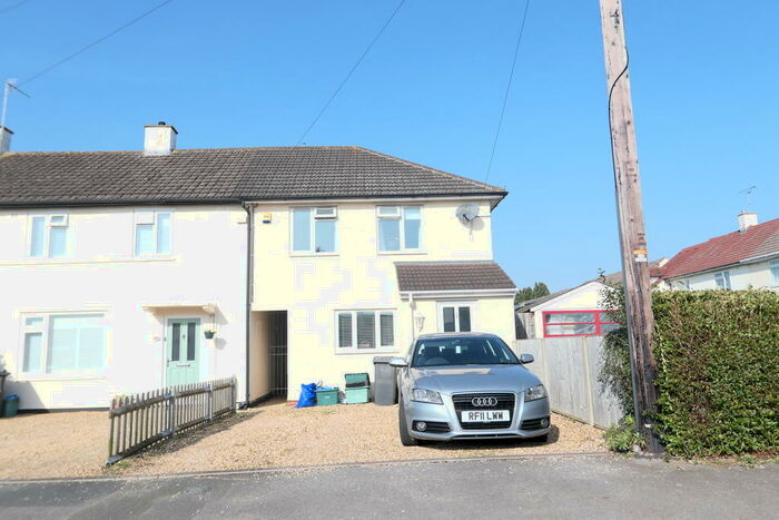 3 Bedroom Semi-Detached House To Rent In Oakleaze, Gloucester, GL2