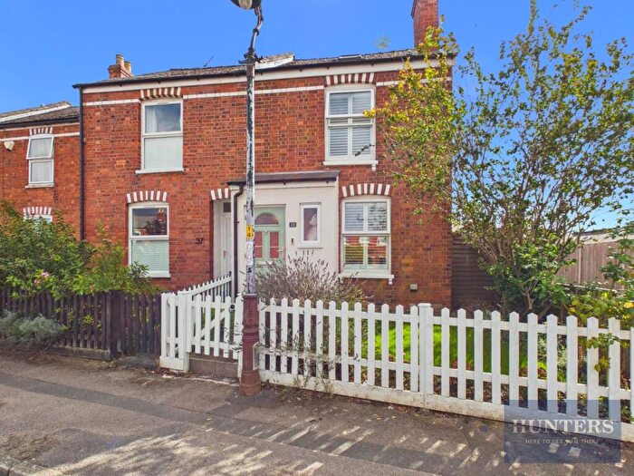 3 Bedroom Semi Detached House To Rent In Naunton Lane, Leckhampton, GL53