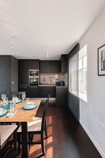 2 Bedroom Flat For Sale In Marshall Street, London, W1F