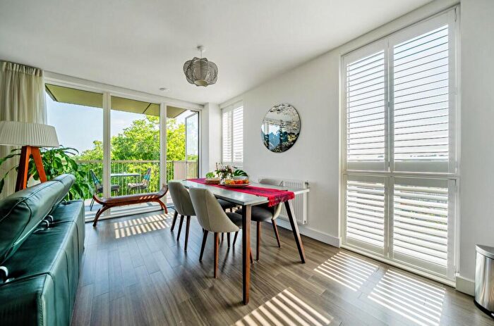 2 Bedroom Apartment For Sale In Appleby Court, Adenmore Road, London, SE6