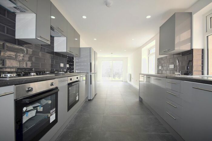 8 Bedroom Terraced House To Rent In Richards Street, Cathays, CF24