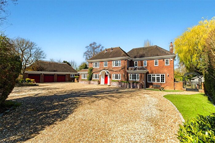 5 Bedroom Country House For Sale In Meadow House, Sherborne St John, RG24