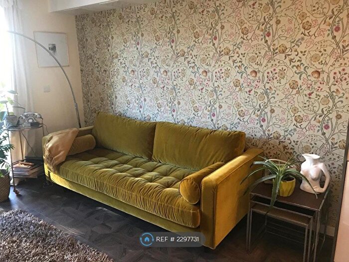 1 Bedroom Flat To Rent In Rosefield, London, N4