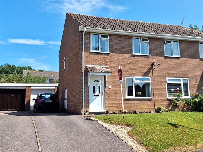 3 Bedroom Semi-Detached House For Sale In Dunkerton Close, Glastonbury, BA6