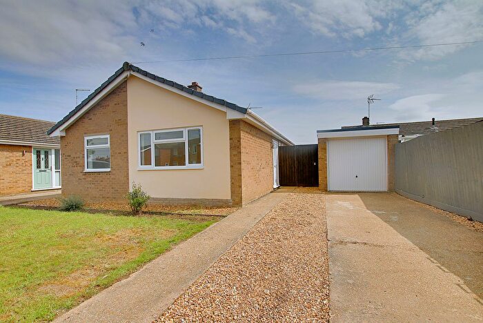 2 Bedroom Detached Bungalow For Sale In Chestnut Crescent, March, PE15