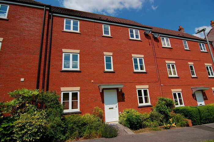 4 Bedroom Town House To Rent In Belvedere Road, Melksham, SN12
