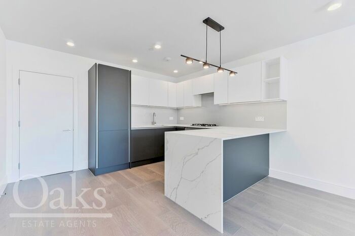 2 Bedroom Flat To Rent In Bensham Grove, Thornton Heath, CR7