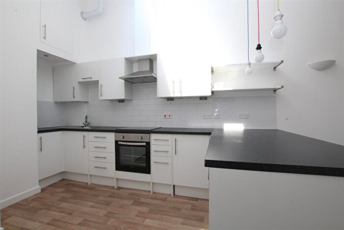 2 Bedroom Flat To Rent In High Street, Eastleigh, SO50