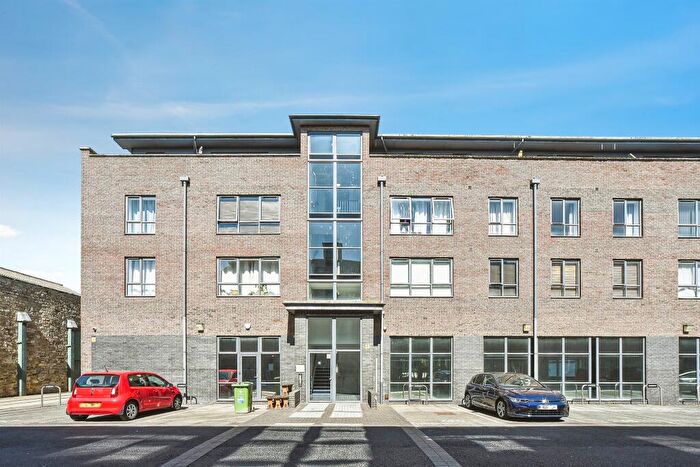 2 Bedroom Apartment For Sale In Fire Fly Avenue, Swindon, SN2