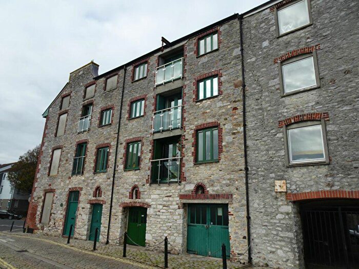 2 Bedroom Flat To Rent In Vauxhall Quay, Plymouth, Devon, PL4