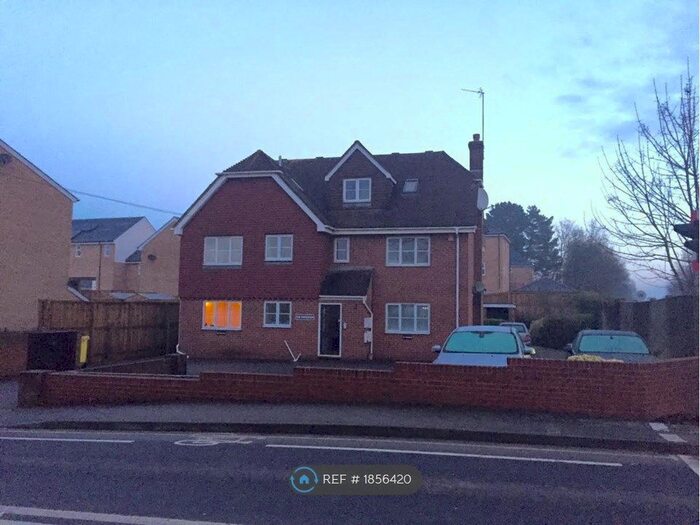 1 Bedroom Flat To Rent In Parsonage Road, Horsham, RH12