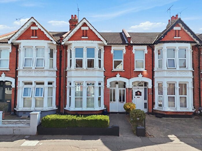 1 Bedroom Flat For Sale In Bournemouth Park Road, Southend-On-Sea, SS2