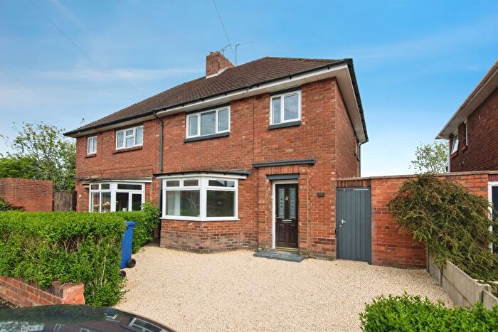 3 Bedroom Semi-Detached House For Sale In Kent Place, Dudley, DY2