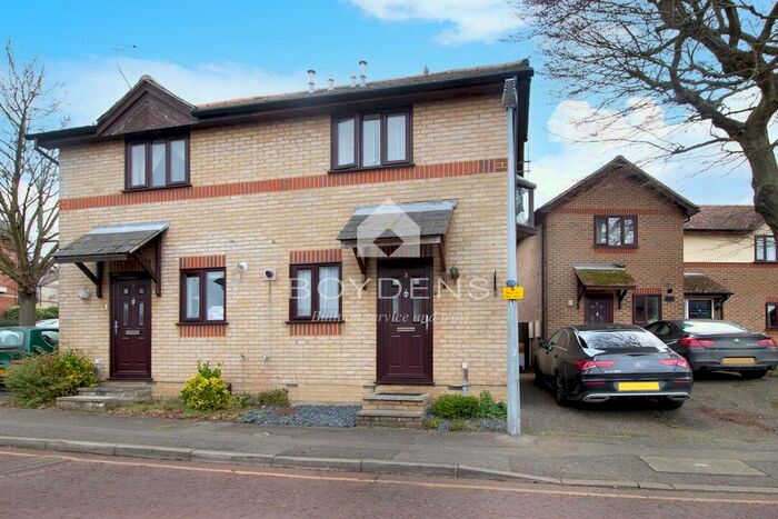 2 Bedroom Semi-Detached House To Rent In Chiltern Close, Colchester, Essex, CO1