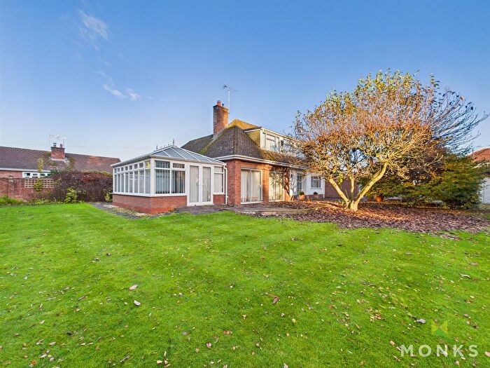 4 Bedroom Detached Bungalow For Sale In Weston Avenue, Oswestry, SY11