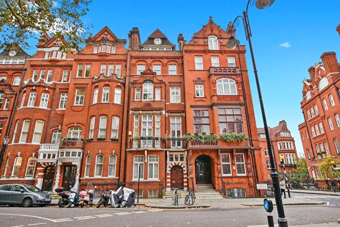 2 Bedroom Flat For Sale In Cadogan Gardens, Chelsea, SW3