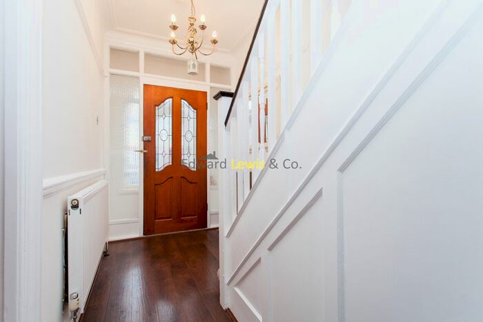 4 Bedroom Terraced House To Rent In Dawlish Drive, Ilford, IG3