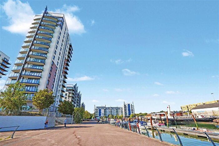 2 Bedroom Flat For Sale In Pegasus Way, Gillingham, ME7